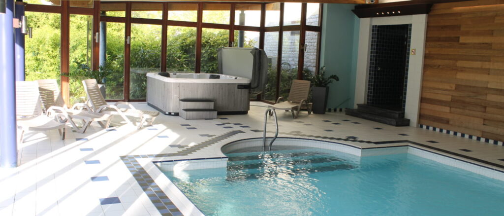 Swimming Pool at Castel de Point-a-Lesse Hotel
